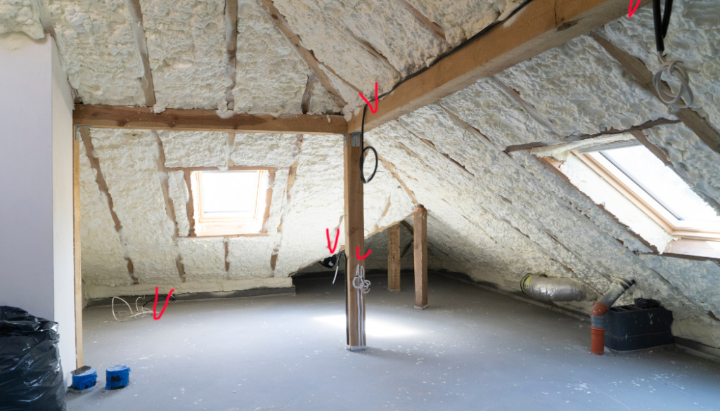 combles d'une maison isolée